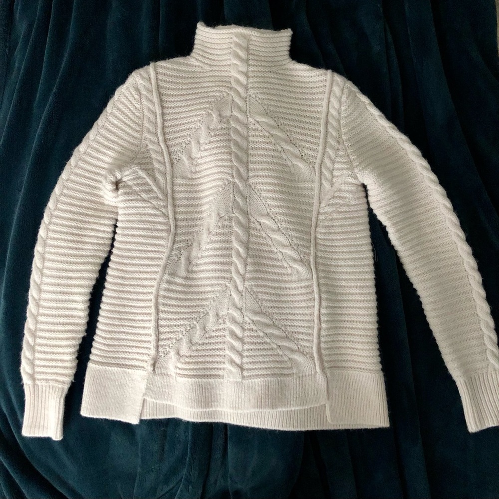 GAP Cable Knit Cream Sweater